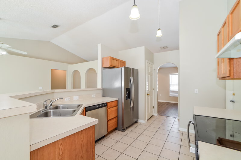 2,145/Mo, 3830 Sleepy Hill Oaks Loop Lakeland, FL 33810 Kitchen View