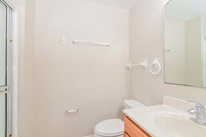 2,145/Mo, 3830 Sleepy Hill Oaks Loop Lakeland, FL 33810 Main Bathroom View