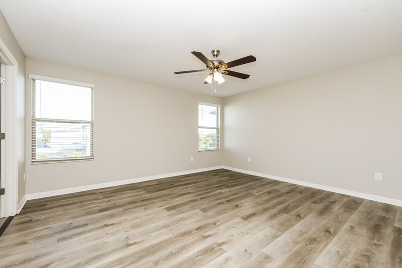 2,280/Mo, 7310 Tiger Trail Ct Sun City Center, FL 33573 Main Bedroom View 2