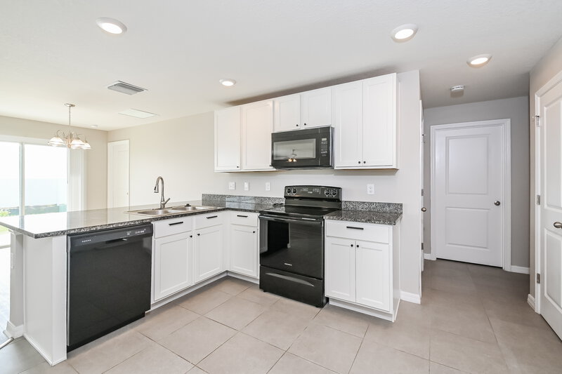 2,110/Mo, 11702 Miracle Mile Dr Riverview, FL 33578 Kitchen View 2