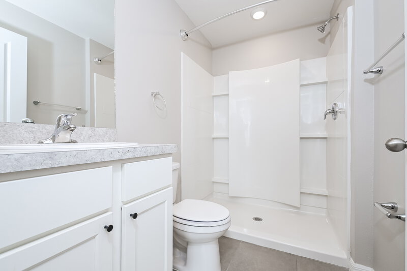 2,110/Mo, 11702 Miracle Mile Dr Riverview, FL 33578 Main Bathroom View