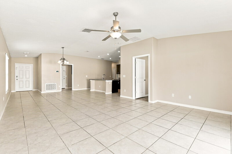2,255/Mo, 3189 Lytton Hall Dr Zephyrhills, FL 33540 Living Room View