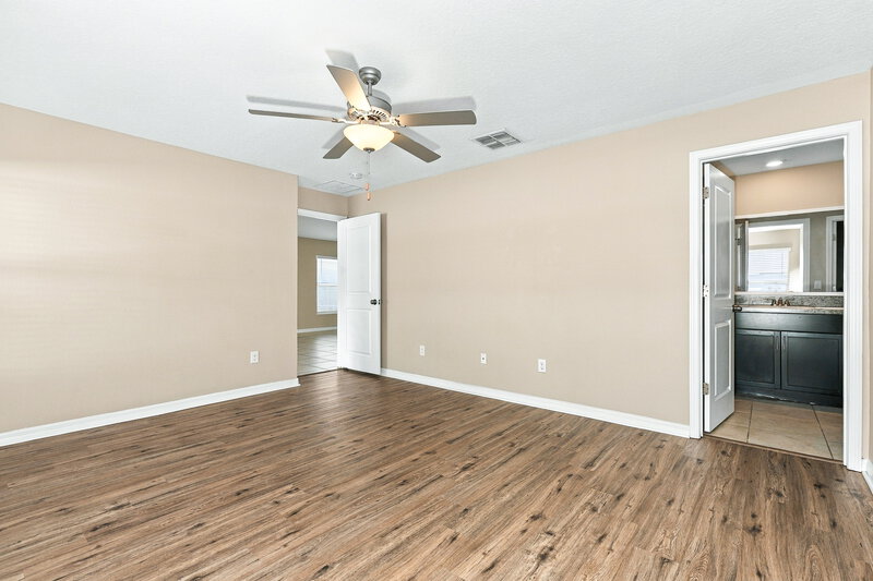 2,255/Mo, 3189 Lytton Hall Dr Zephyrhills, FL 33540 Primary Bedroom View 2