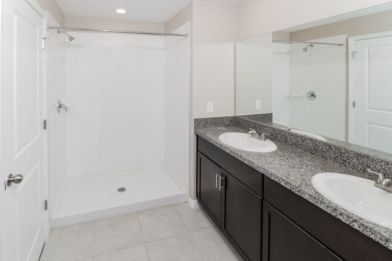 2,285/Mo, 3189 Lytton Hall Dr Zephyrhills, FL 33540 Main Bathroom View