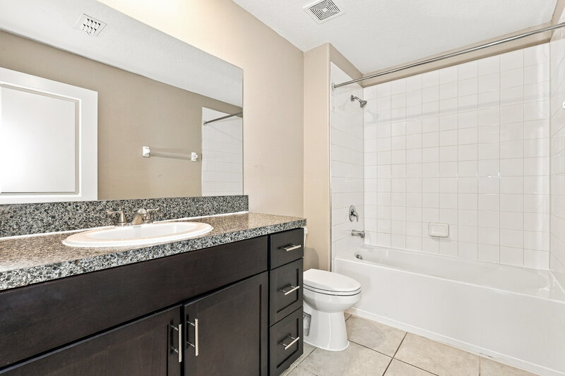 2,255/Mo, 3189 Lytton Hall Dr Zephyrhills, FL 33540 Bathroom View