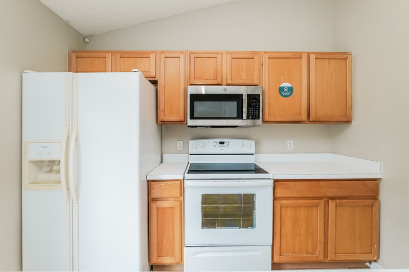 1,940/Mo, 30251 Double Dr Zephyrhills, FL 33545 Kitchen View 2