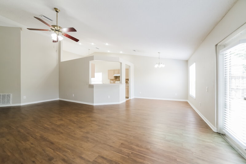 2,150/Mo, 12424 Early Run Ln Riverview, FL 33578 Living Room View