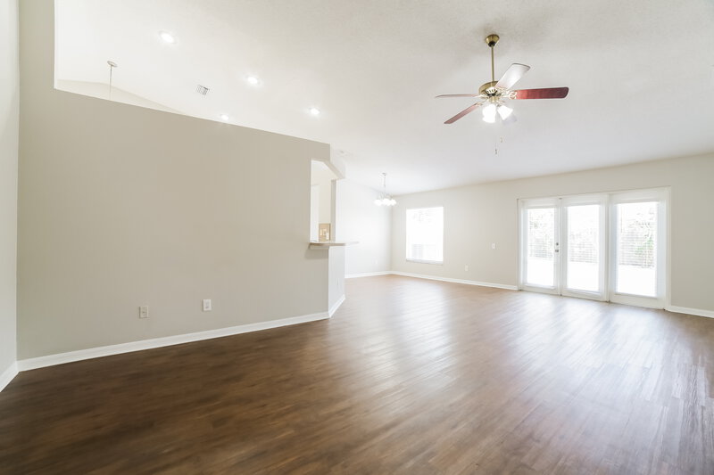 2,150/Mo, 12424 Early Run Ln Riverview, FL 33578 Living Room View 2