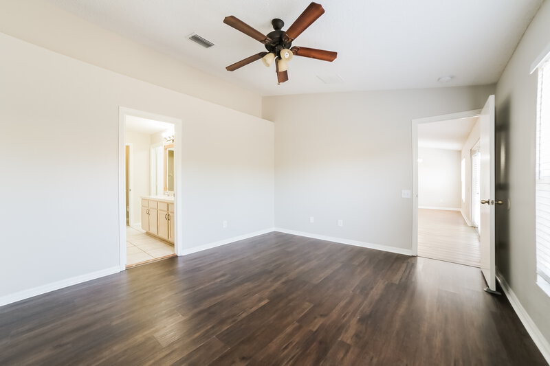 2,150/Mo, 12424 Early Run Ln Riverview, FL 33578 Main Bedroom View 2