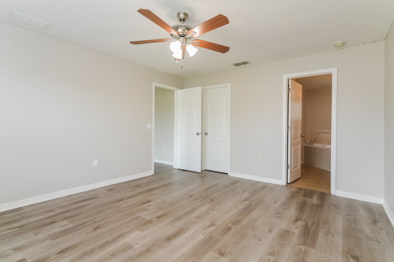 3,080/Mo, 8364 Greystone Dr Lakeland, FL 33810 Main Bedroom View 2