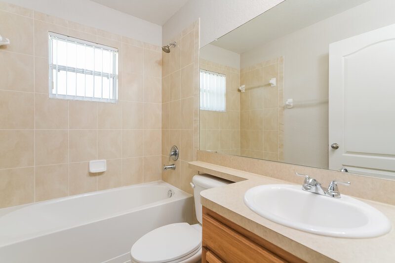 3,080/Mo, 8364 Greystone Dr Lakeland, FL 33810 Bathroom View