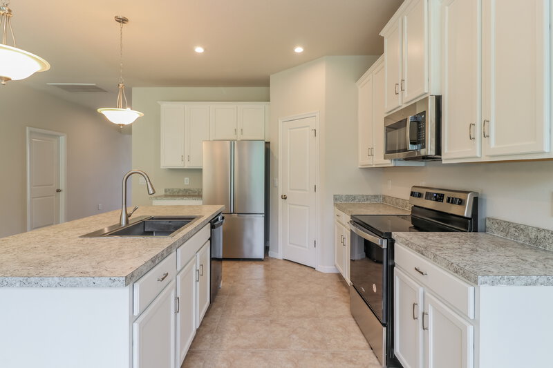 2,370/Mo, 18424 Hunters Meadow Walk Land O Lakes, FL 34638 Kitchen View