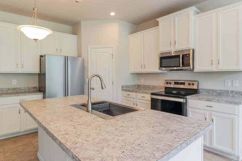 2,370/Mo, 18424 Hunters Meadow Walk Land O Lakes, FL 34638 Kitchen View 2