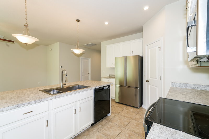 2,400/Mo, 18424 Hunters Meadow Walk Land O Lakes, FL 34638 Kitchen View