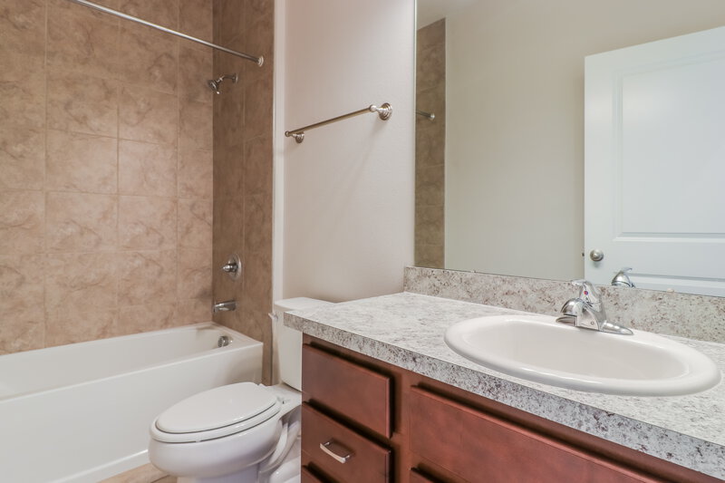 2,370/Mo, 18424 Hunters Meadow Walk Land O Lakes, FL 34638 Bathroom View