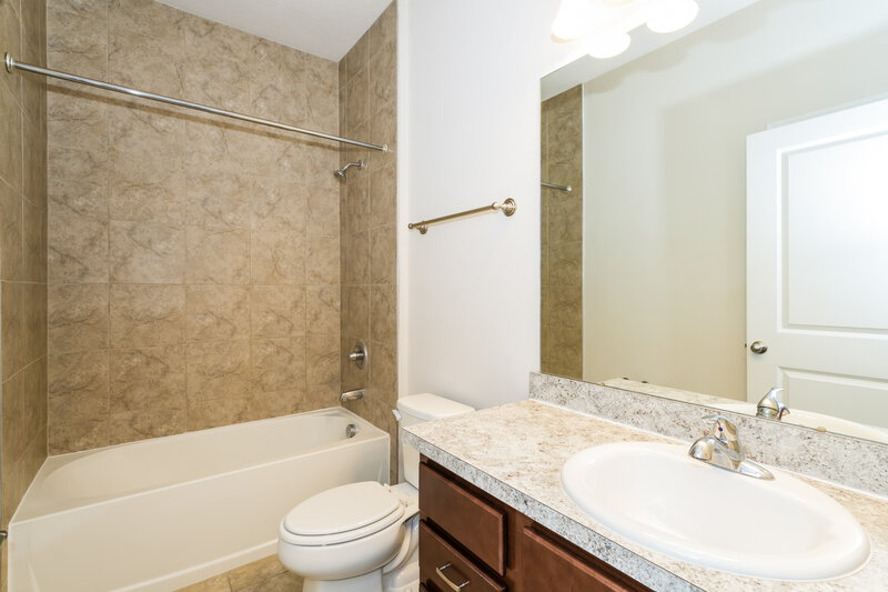 2,400/Mo, 18424 Hunters Meadow Walk Land O Lakes, FL 34638 Bathroom View
