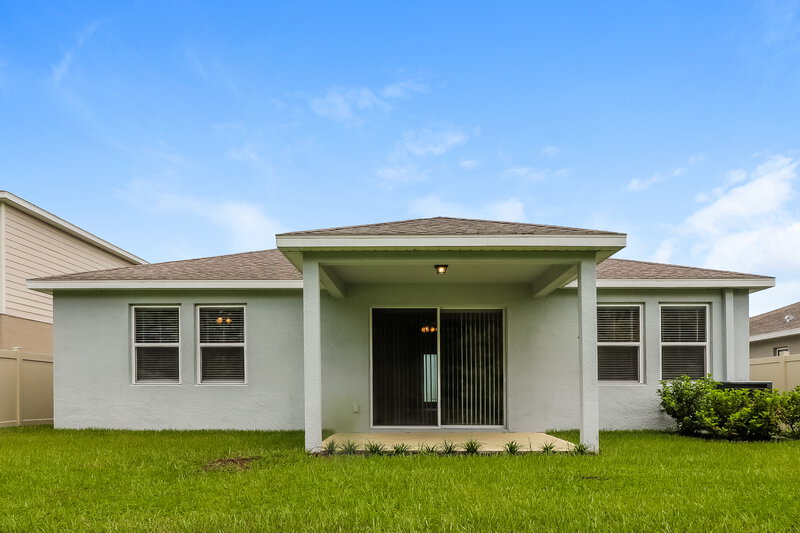 2,370/Mo, 18424 Hunters Meadow Walk Land O Lakes, FL 34638 Rear View