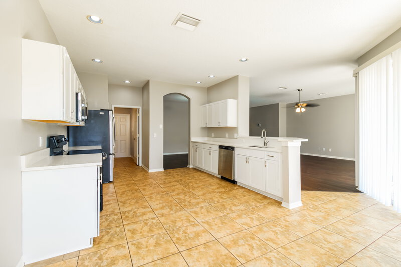 2,220/Mo, 4341 Larkenheath Dr Spring Hill, FL 34609 Kitchen View