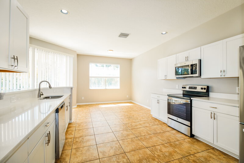 2,220/Mo, 4341 Larkenheath Dr Spring Hill, FL 34609 Kitchen View 2