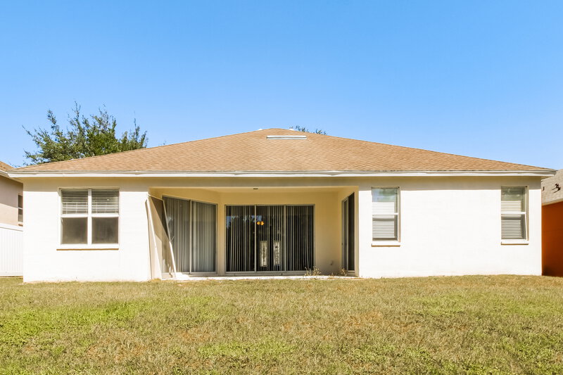 2,220/Mo, 4341 Larkenheath Dr Spring Hill, FL 34609 Rear View