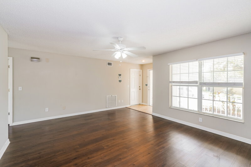 2,060/Mo, 3410 Palm Beach Dr Valrico, FL 33594 Living Room View 2