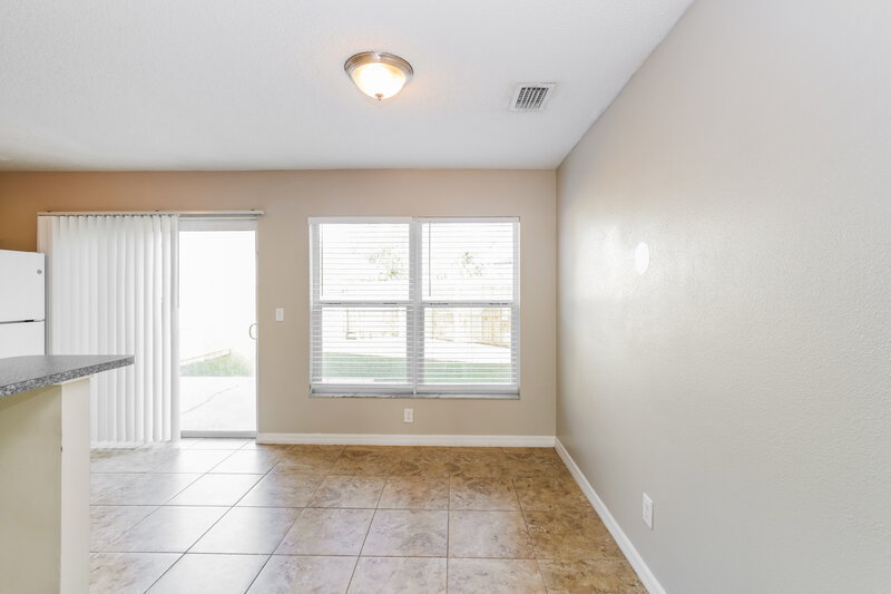 2,060/Mo, 3410 Palm Beach Dr Valrico, FL 33594 Dining Room View