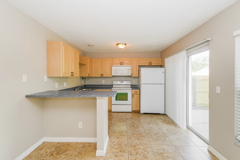 2,060/Mo, 3410 Palm Beach Dr Valrico, FL 33594 Kitchen View 2