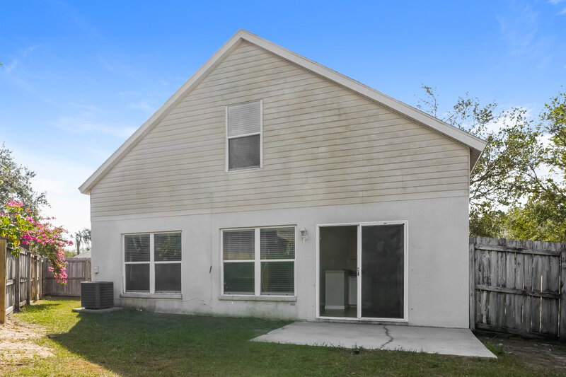 2,060/Mo, 3410 Palm Beach Dr Valrico, FL 33594 Rear View