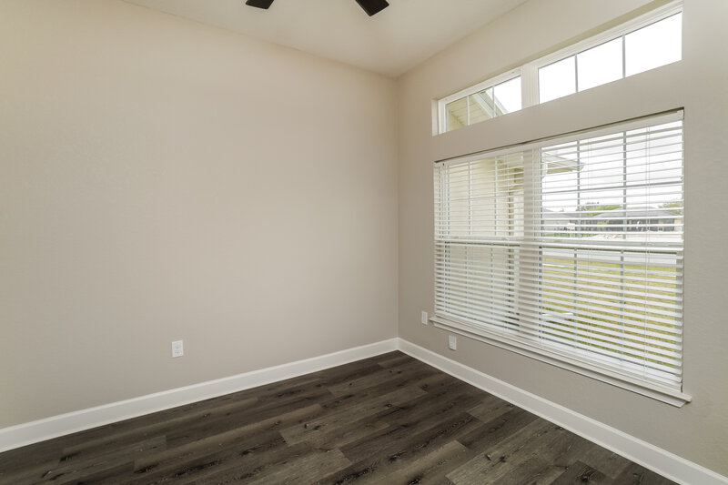 2,330/Mo, 2378 Dog Leg Ct Brooksville, FL 34604 Office View