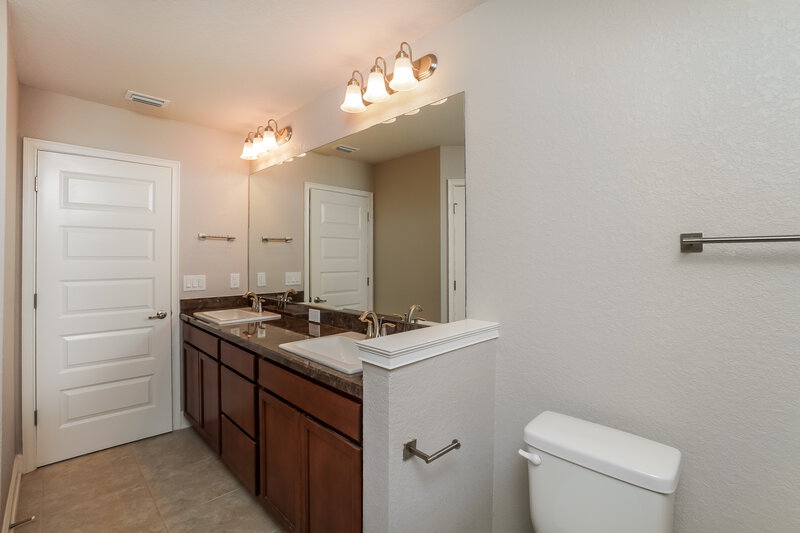 2,330/Mo, 2378 Dog Leg Ct Brooksville, FL 34604 Main Bathroom View
