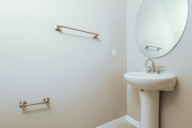 2,425/Mo, 9636 Lemon Drop Loop Ruskin, FL 33573 Bathroom View