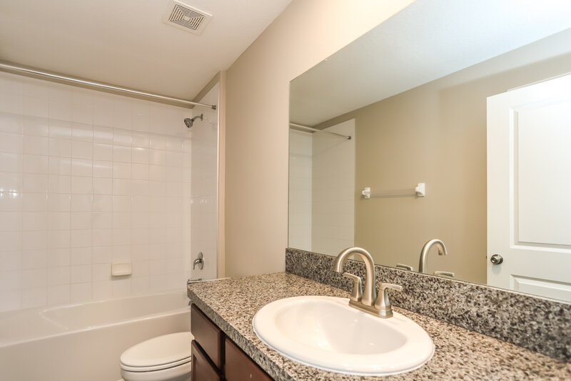 2,360/Mo, 15448 Wicked Strong St Ruskin, FL 33573 Bathroom View