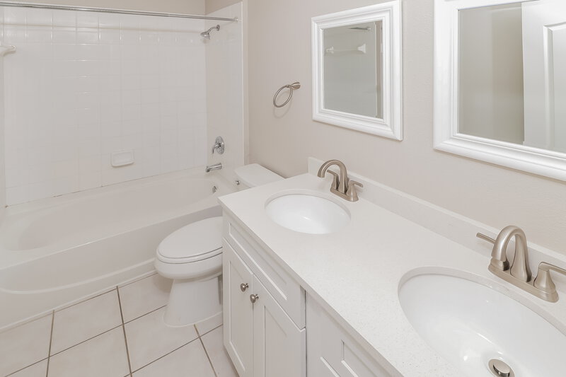 3,220/Mo, 19234 Fishermans Bend Dr Lutz, FL 33558 Bathroom View