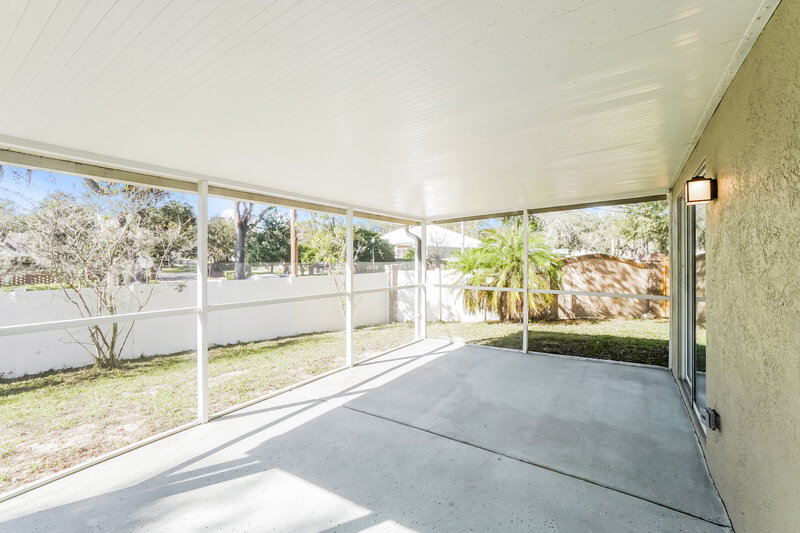 4,020/Mo, 602 Cape Cod Cir Valrico, FL 33594 Sun Room View