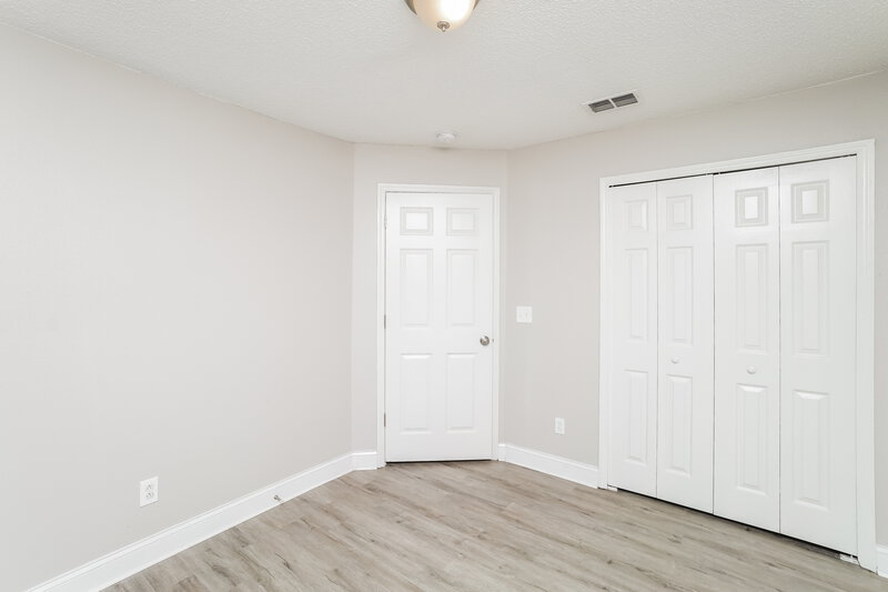 4,020/Mo, 602 Cape Cod Cir Valrico, FL 33594 Main Bedroom View 2