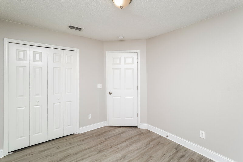 4,020/Mo, 602 Cape Cod Cir Valrico, FL 33594 Main Bedroom View 3