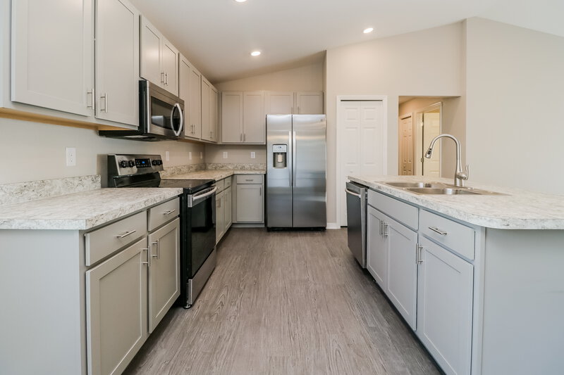 2,505/Mo, 11821 Stone Pine St Riverview, FL 33569 Kitchen View