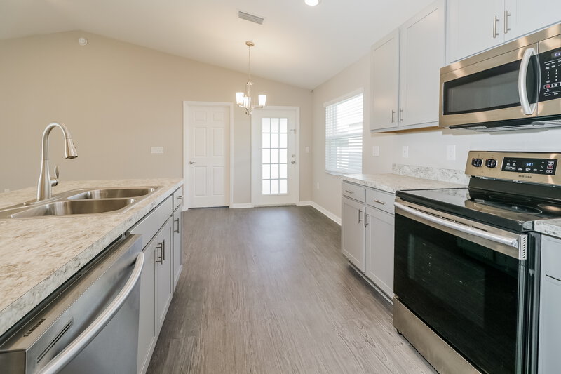 2,505/Mo, 11821 Stone Pine St Riverview, FL 33569 Kitchen View 2