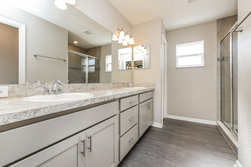 2,320/Mo, 11821 Stone Pine St Riverview, FL 33569 Main Bathroom View