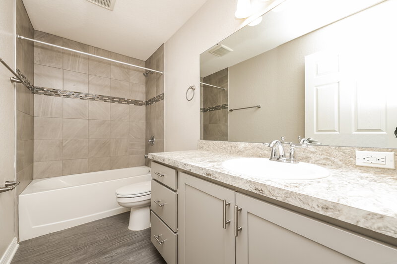 2,320/Mo, 11821 Stone Pine St Riverview, FL 33569 Bathroom View
