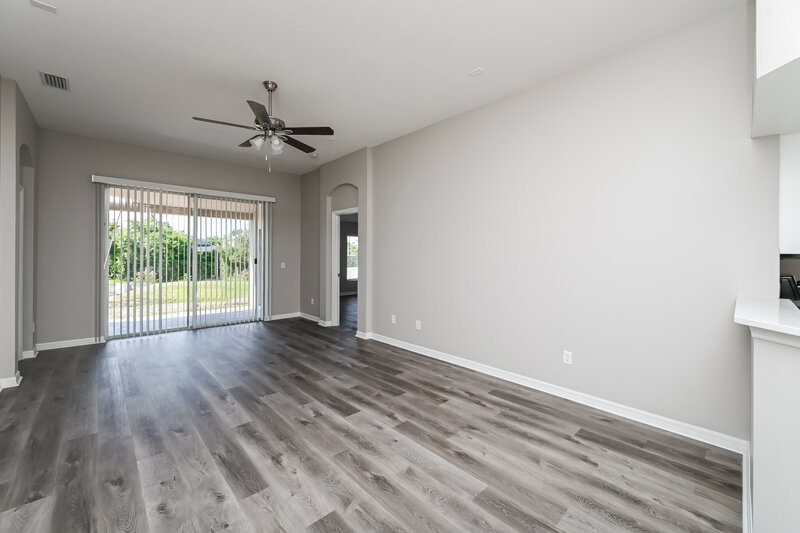 2,320/Mo, 11121 Rodeo Ln Riverview, FL 33579 Living Room View 2