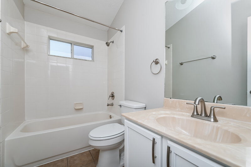 2,320/Mo, 11121 Rodeo Ln Riverview, FL 33579 Bathroom View