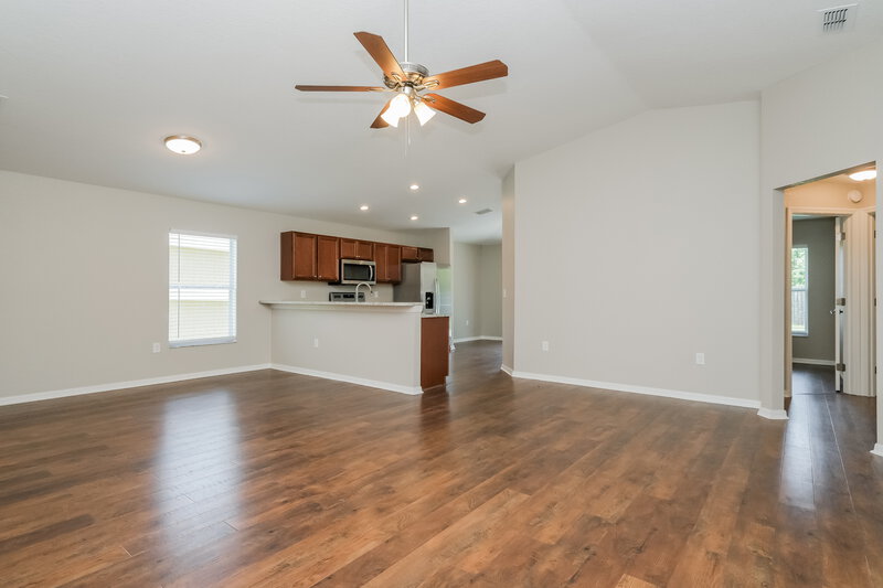 2,190/Mo, 11323 Southwind Lake Dr Gibsonton, FL 33534 Living Room View