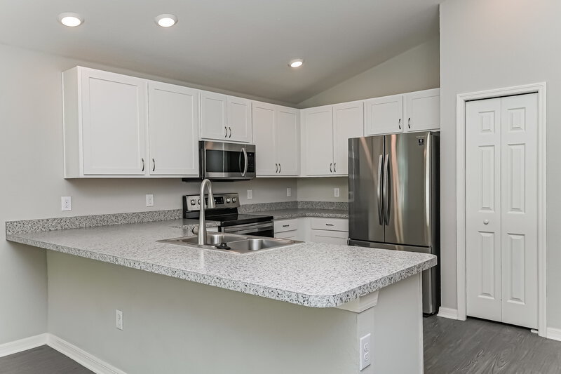 2,345/Mo, 11718 Stone Pine St Riverview, FL 33569 Kitchen View 2