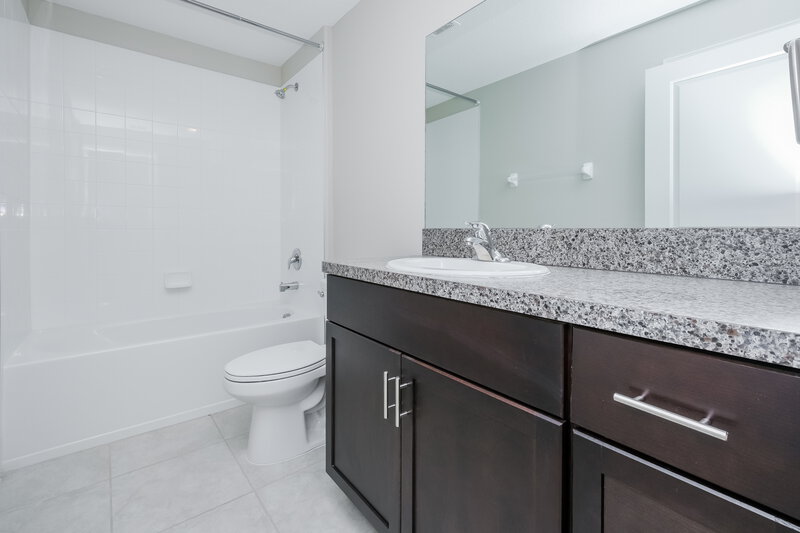 2,715/Mo, 5524 Rainwood Meadows Dr Apollo Beach, FL 33572 Bathroom View