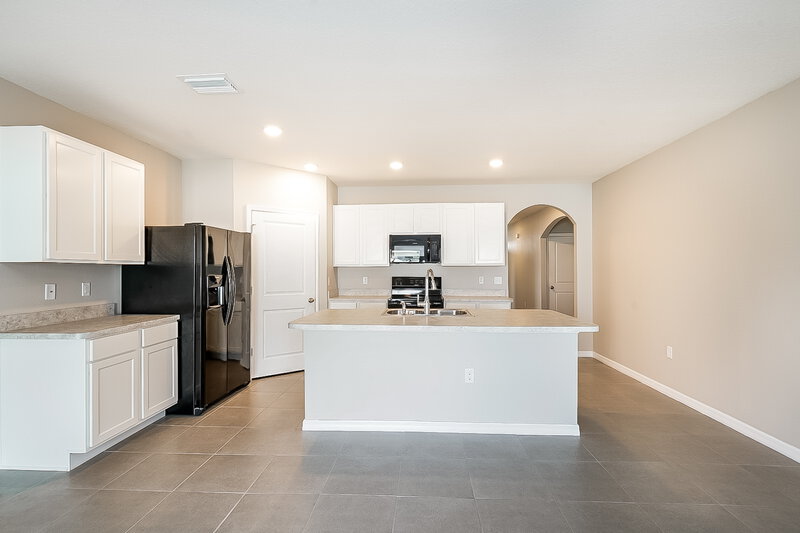 1,895/Mo, 15418 Gopher Trop Pl Sun City Center, FL 33573 Kitchen View 2