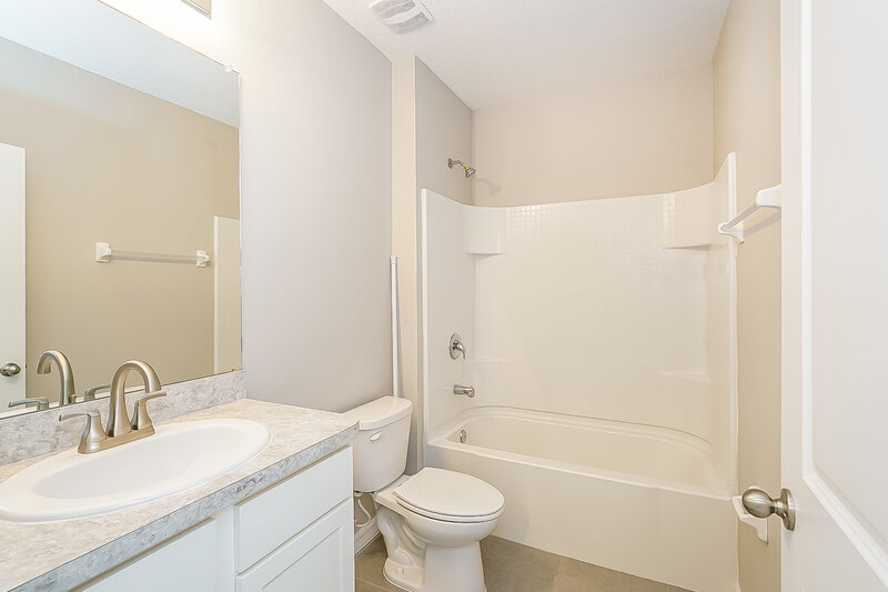 1,895/Mo, 15418 Gopher Trop Pl Sun City Center, FL 33573 Bathroom View