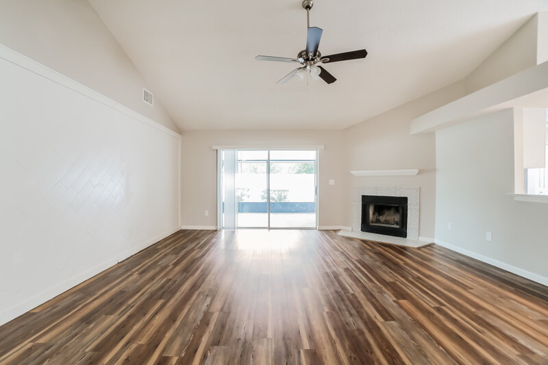 2,545/Mo, 7127 Hollowell Dr Tampa, FL 33634 Living Room View 2