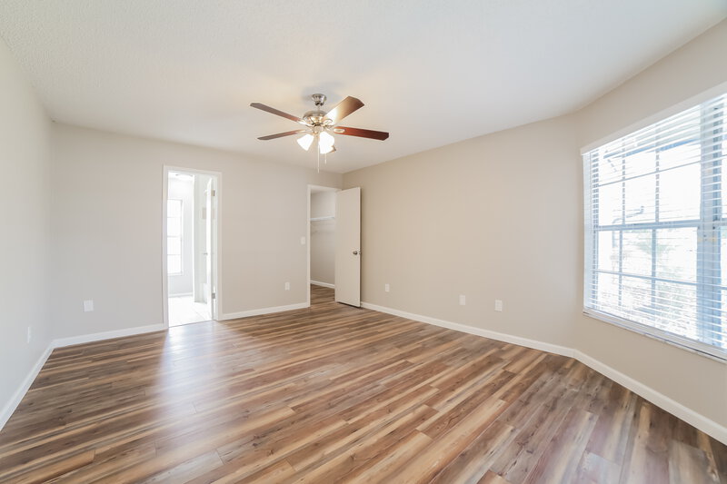 2,545/Mo, 7127 Hollowell Dr Tampa, FL 33634 Main Bedroom View