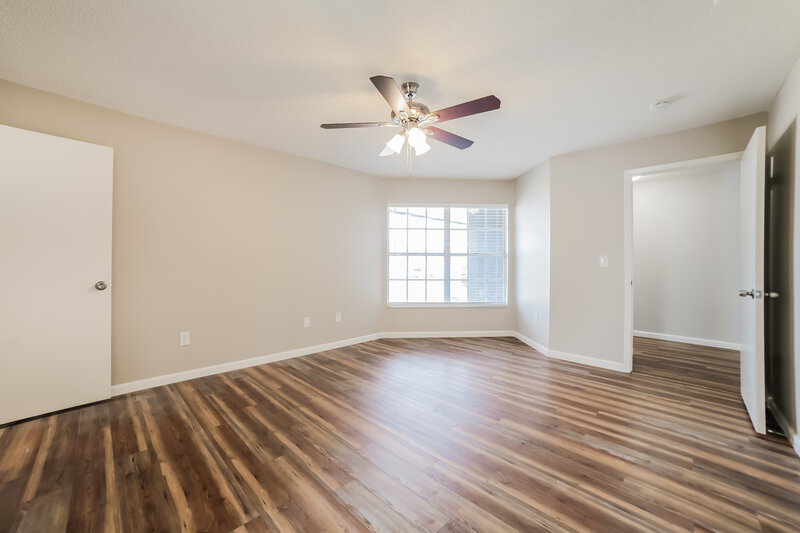 2,545/Mo, 7127 Hollowell Dr Tampa, FL 33634 Main Bedroom View 2